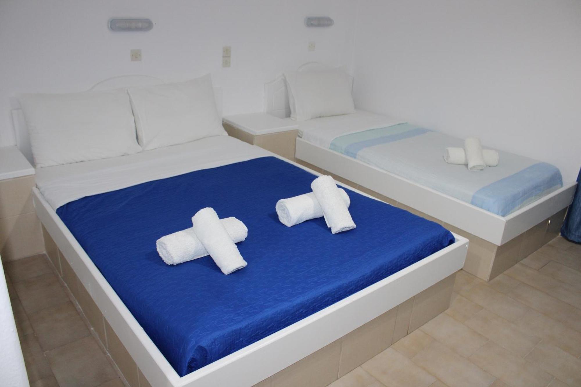 The Three Anchors Rooms Emporio  ภายนอก รูปภาพ